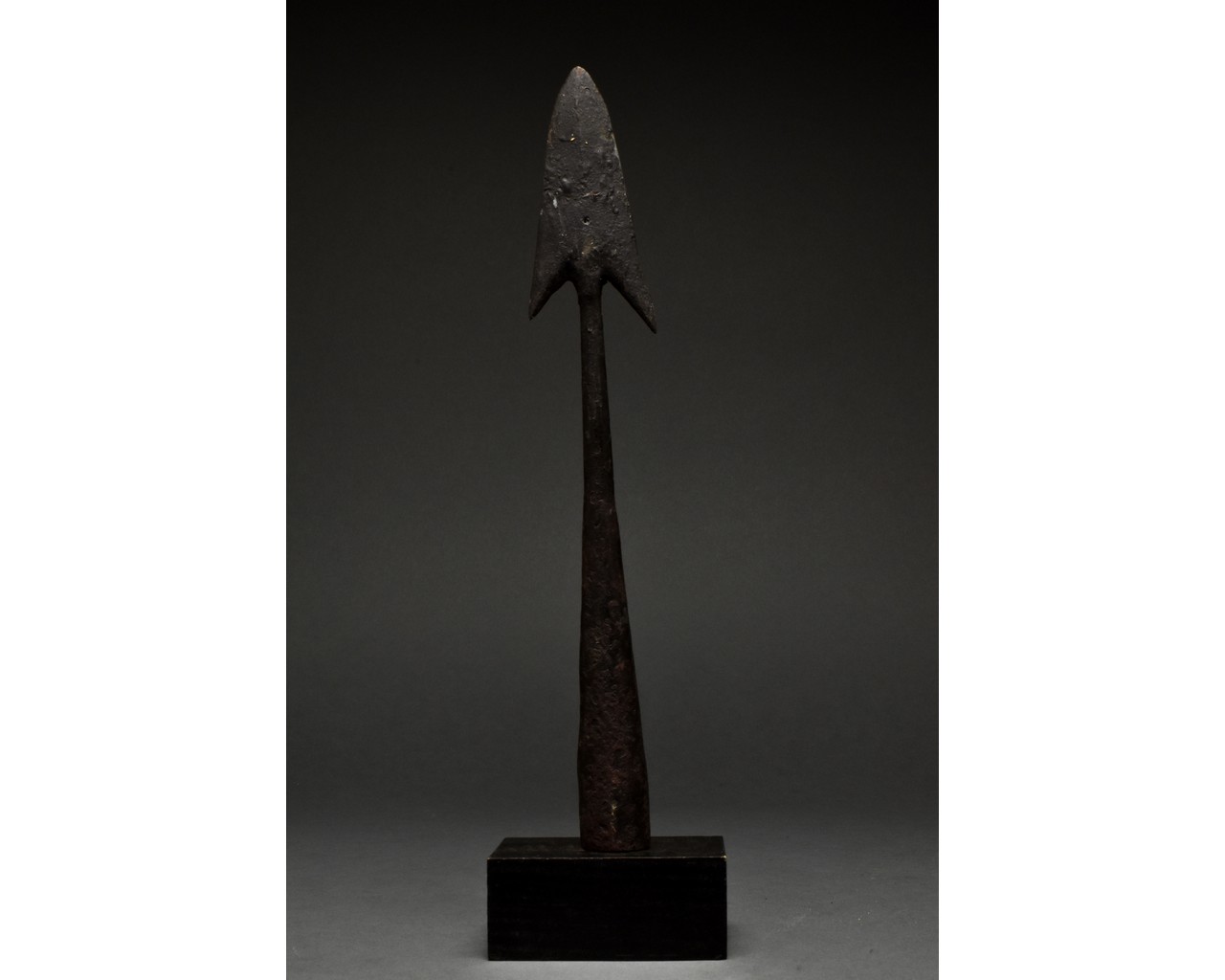 ROMAN IRON BARBED PILUM SPEARHEAD - Image 2 of 5