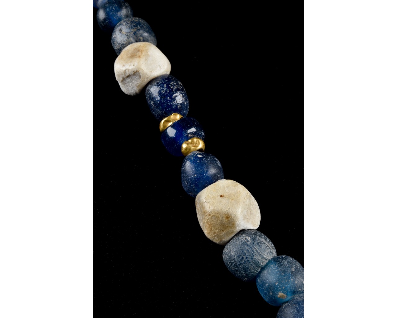ROMAN GLASS AND GOLD NECKLACE â€“ WEARABLE - Image 6 of 6
