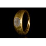 ROMAN GOLD AND CHALCEDONY INTAGLIO RING WITH SYMBOL - FULL ANALYSIS