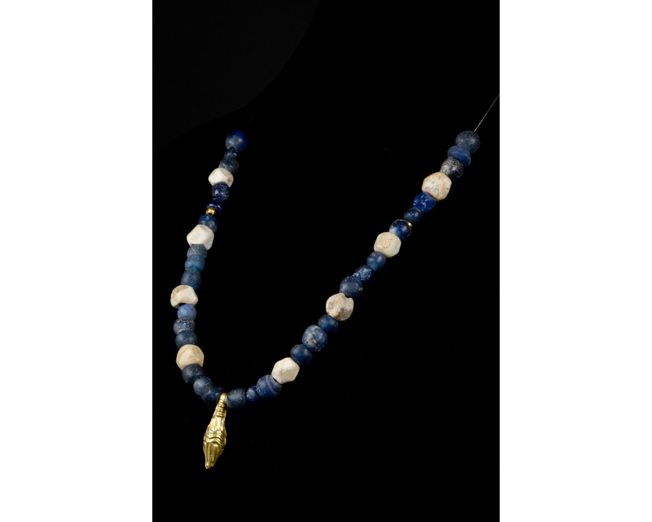 ROMAN GLASS AND GOLD NECKLACE â€“ WEARABLE - Image 2 of 6