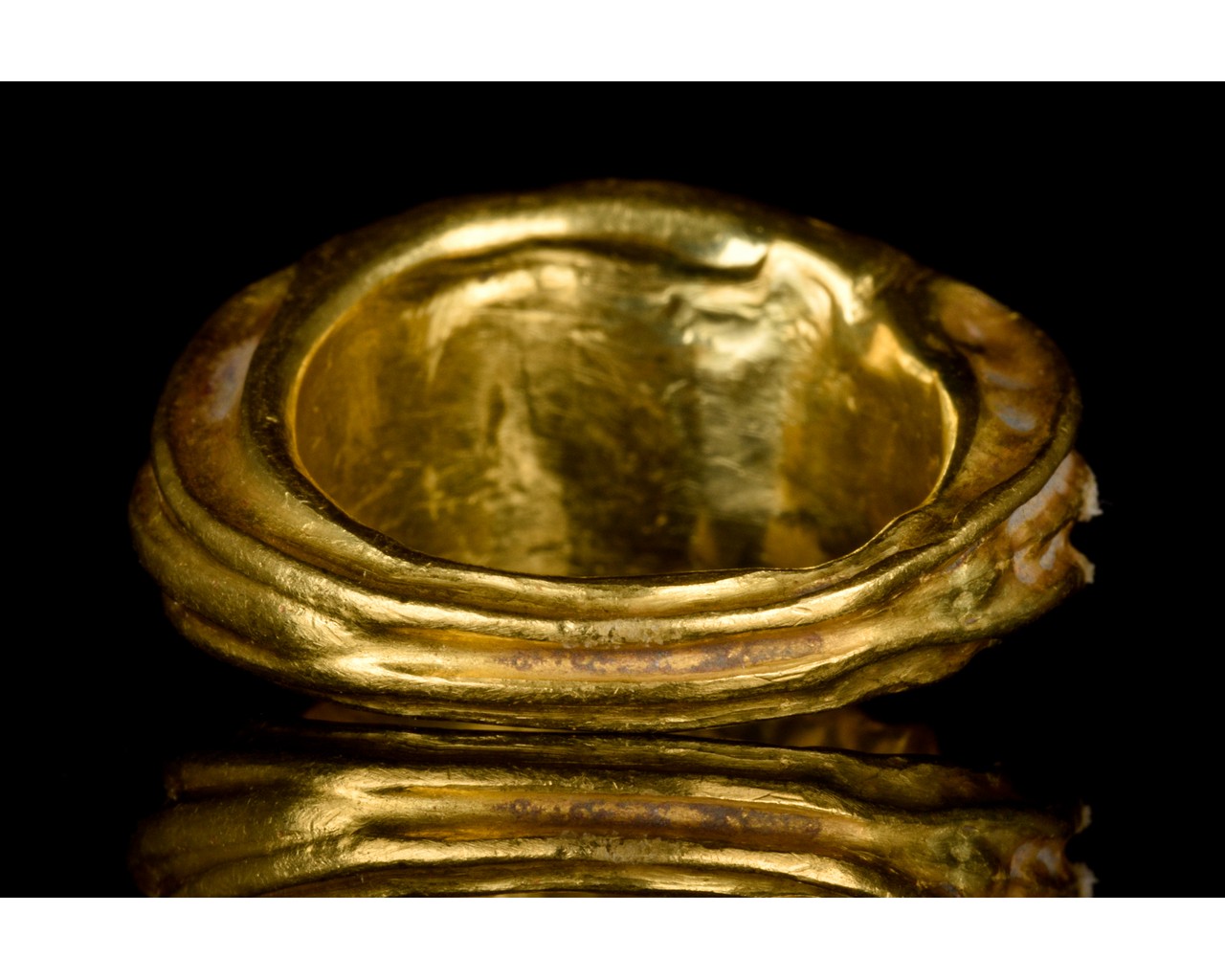 ROMAN GOLD AND GARNET INTAGLIO RING WITH DIANA - FULL REPORT - Image 5 of 9
