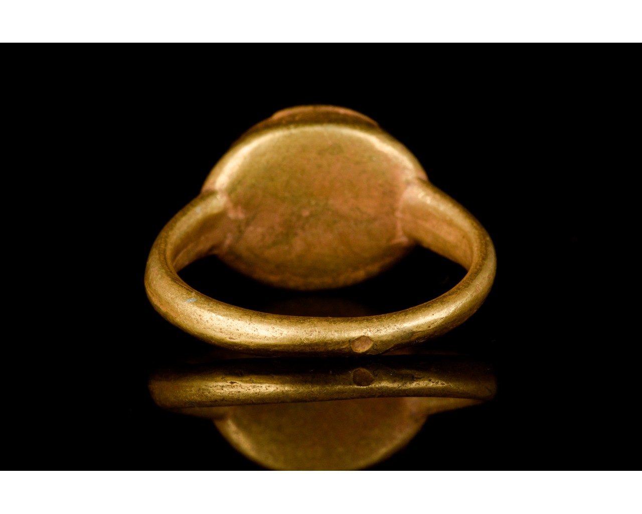 ROMAN GOLD RING WITH PURPLE GEM - Image 4 of 6