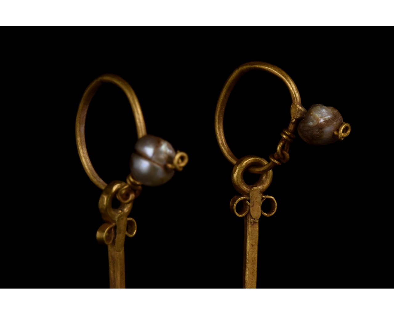 BYZANTINE GOLD AND PEARLS EARRINGS - FULL ANALYSIS - Image 7 of 9