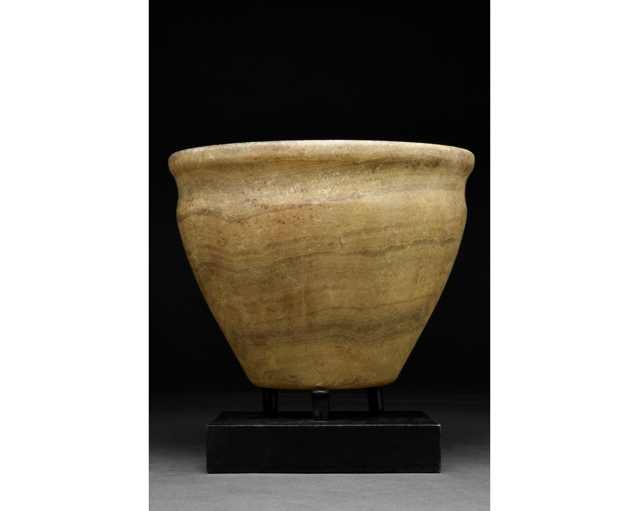 BACTRIAN ALABASTER VESSEL