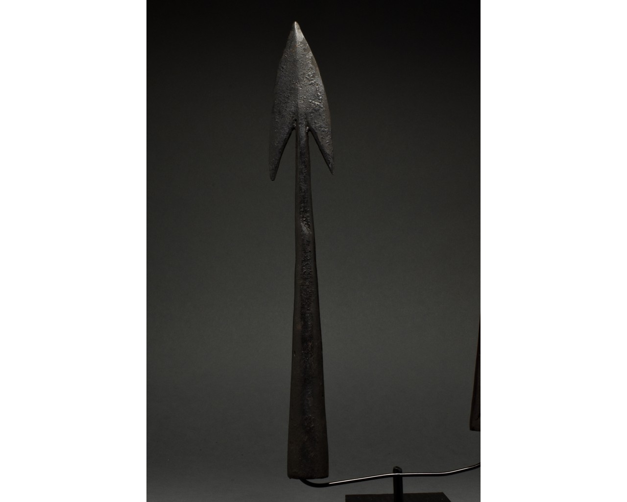 ROMAN BARBED IRON PILUM SPEAR WITH BASE - Image 4 of 8