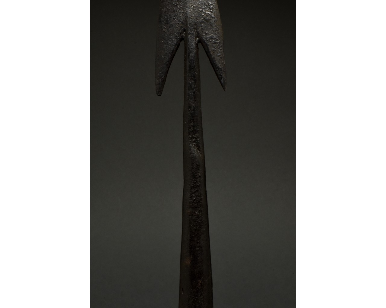 ROMAN BARBED IRON PILUM SPEAR WITH BASE - Image 6 of 8