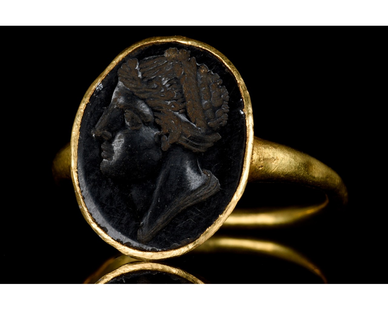 LATE HELLENISTIC GOLD INTAGLIO RING WITH PORTRAIT - FULL ANALYSIS