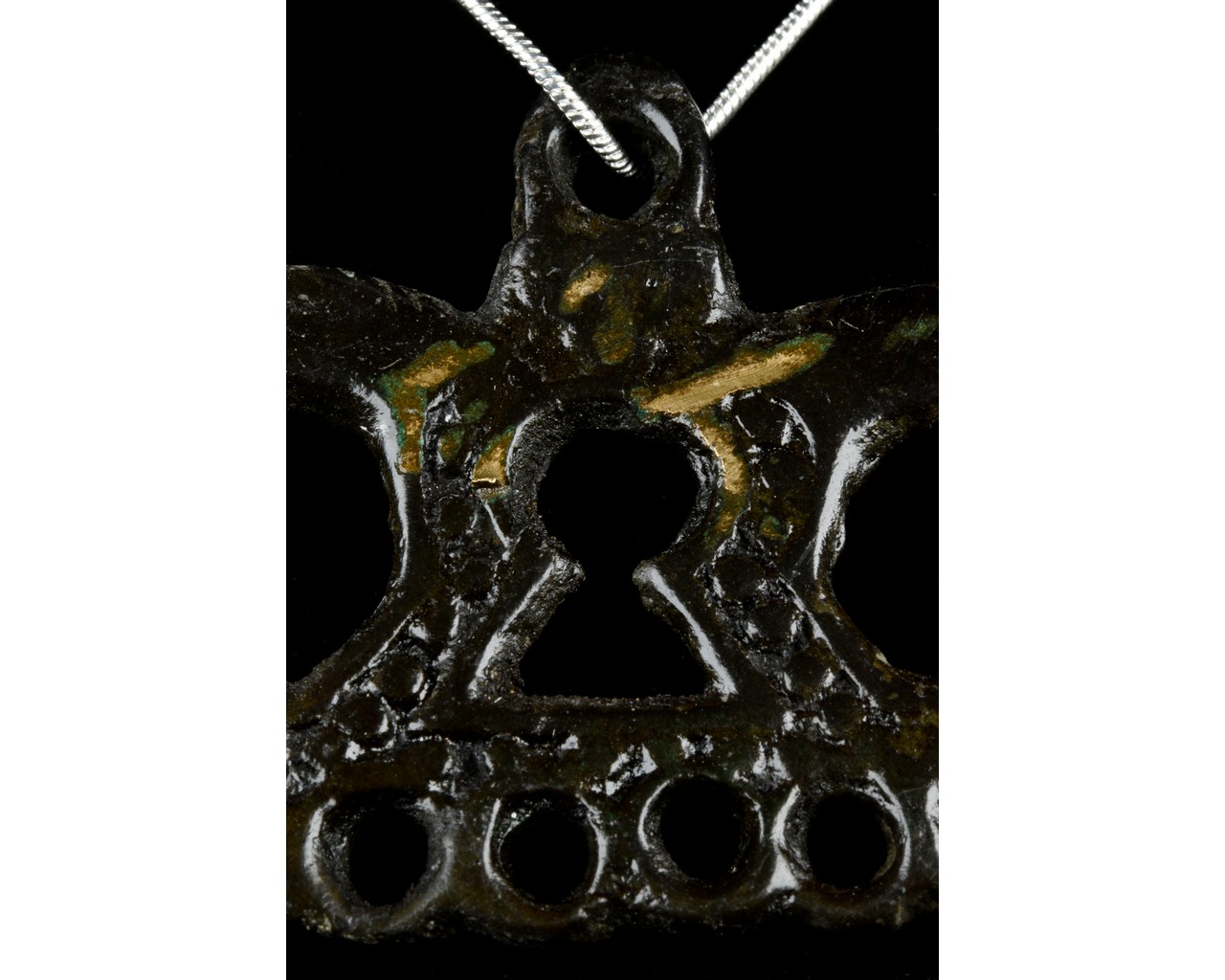 VIKING BRONZE PENDANT WITH HORSE HEADS - Image 4 of 6