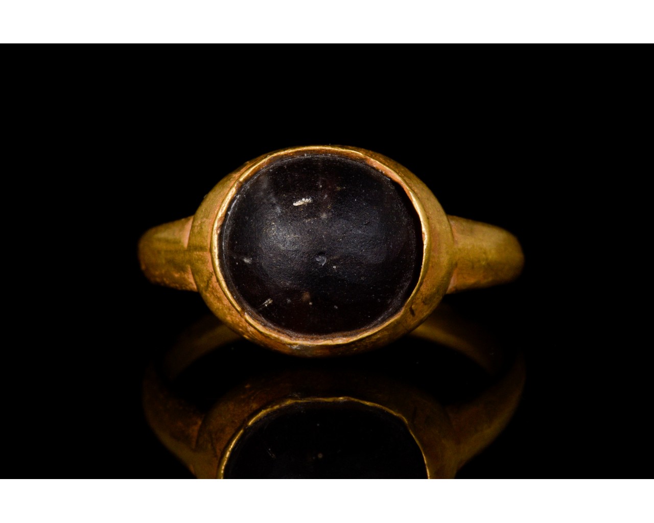 ROMAN GOLD RING WITH PURPLE GEM - Image 2 of 6