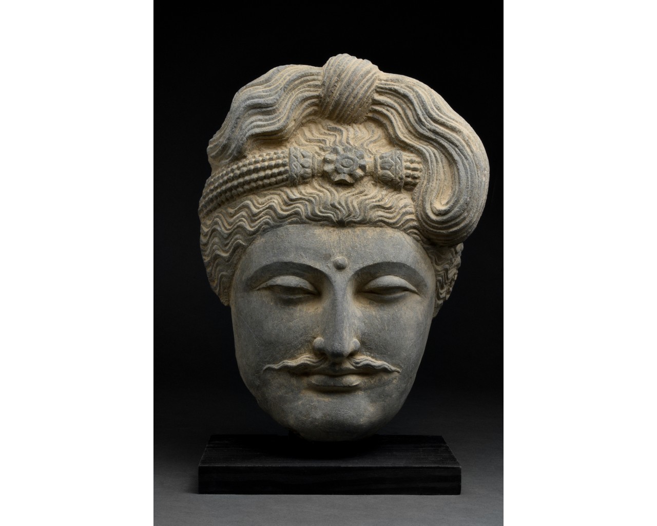 SUPERB GANDHARA SCHIST STONE HEAD OF BUDDHA