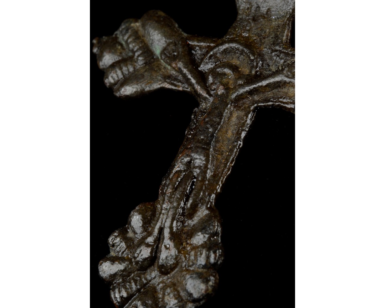 MEDIEVAL BRONZE CROSS PENDANT - Image 5 of 8