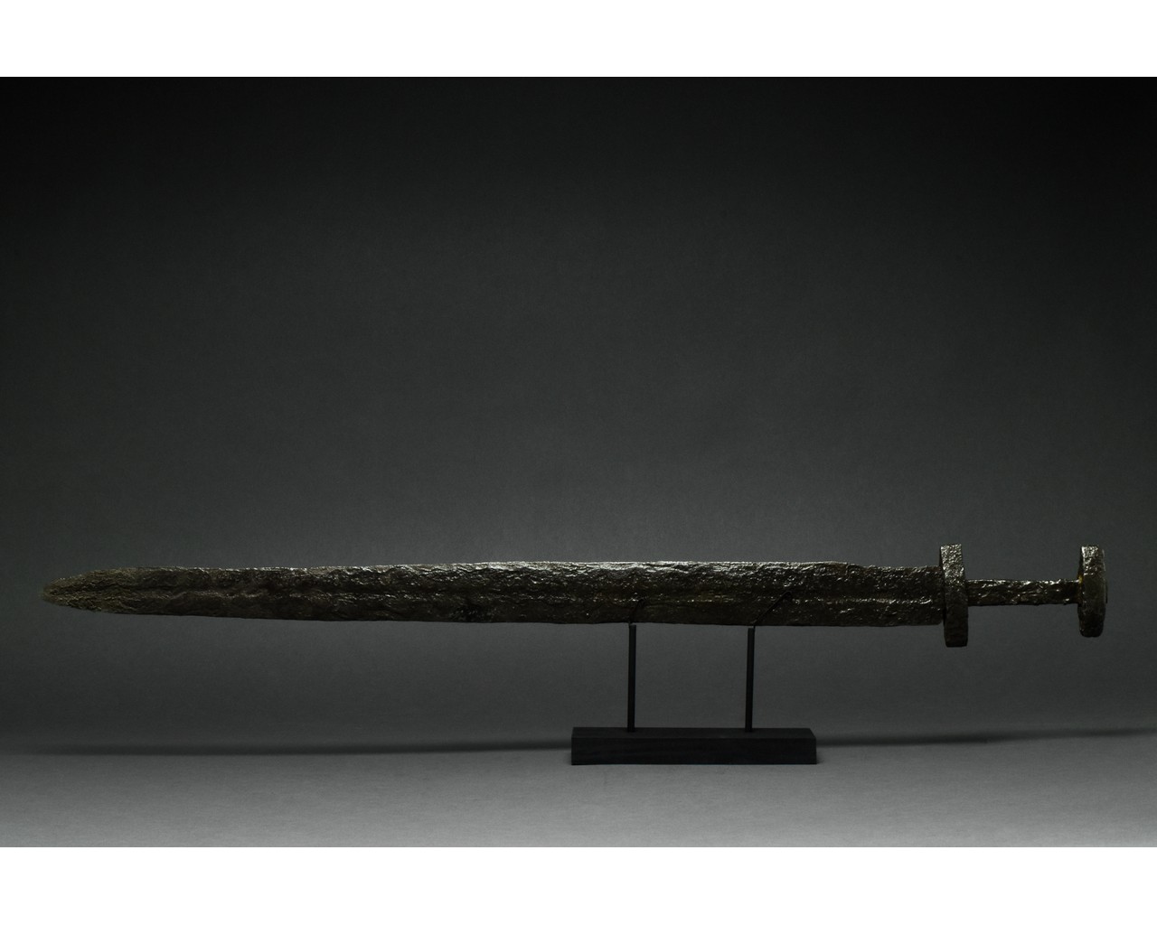 VIKING IRON SWORD WITH HANDLE - Image 3 of 6