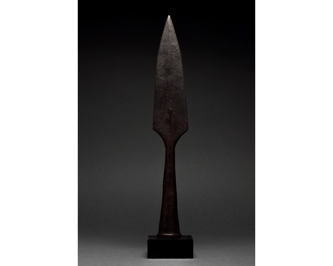 LARGE MEDIEVAL IRON SPEAR HEAD - Image 2 of 5