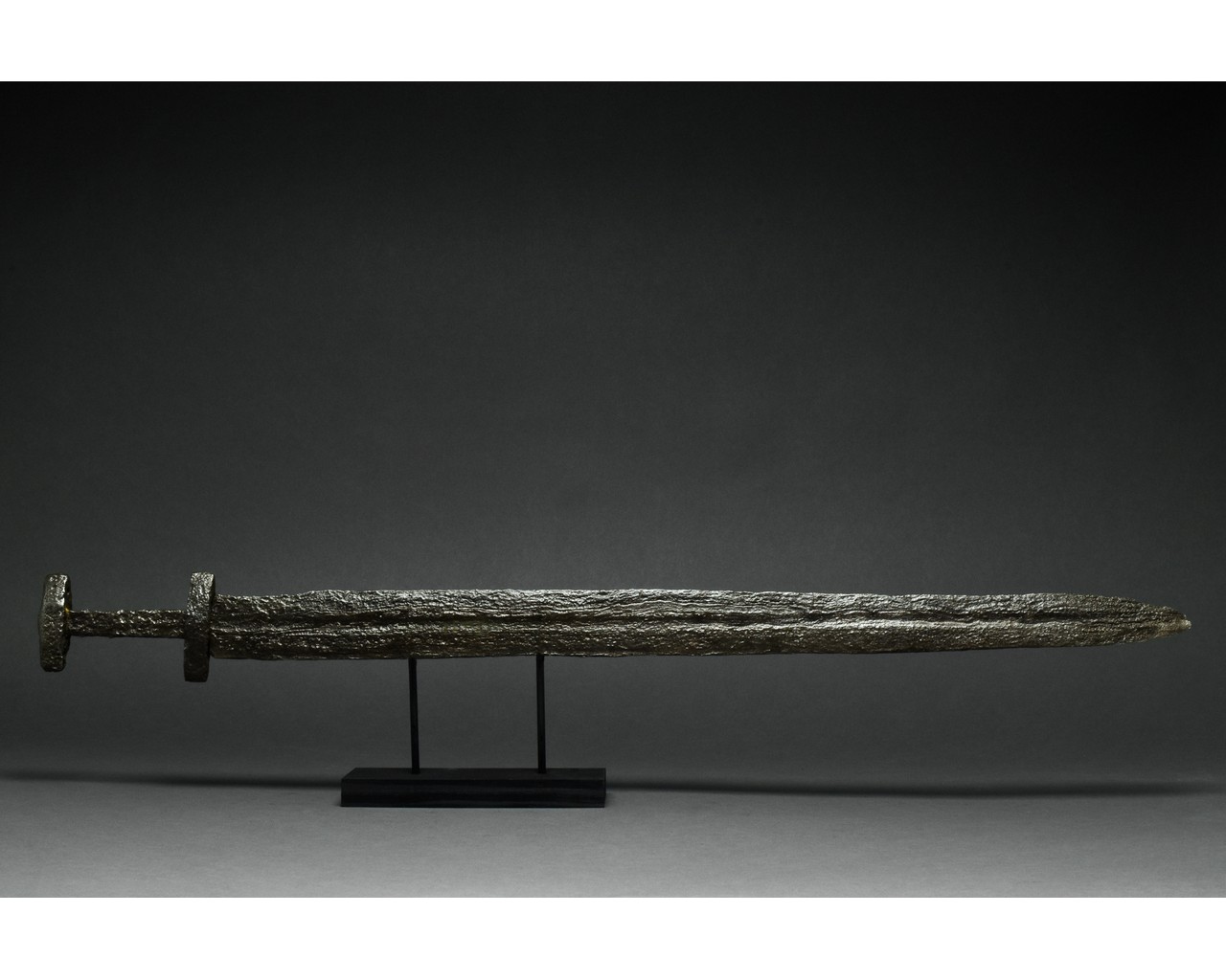 VIKING IRON SWORD WITH HANDLE - Image 2 of 6