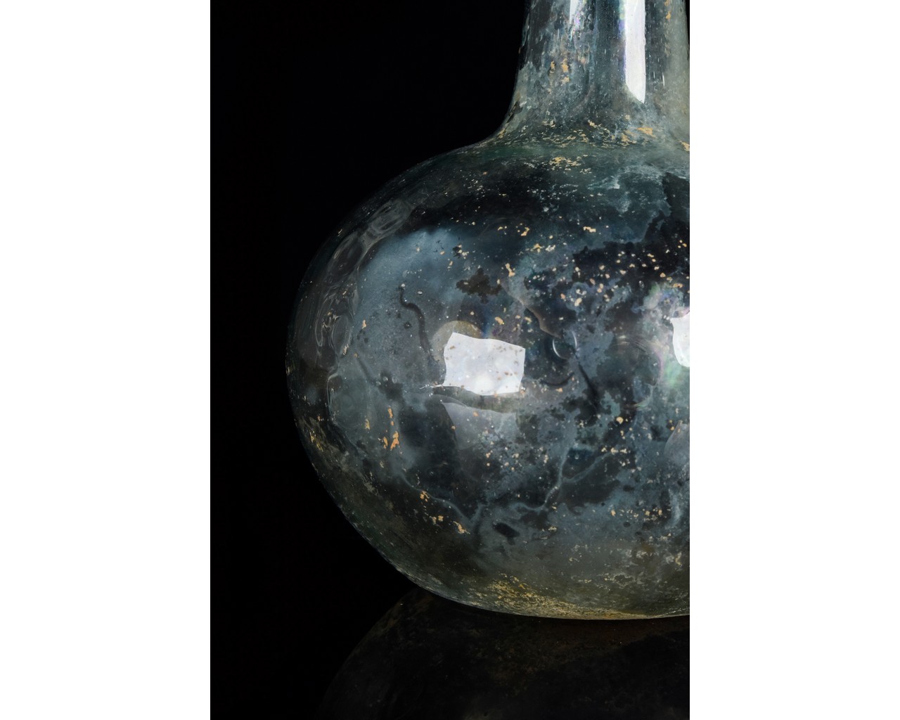 TALL ROMAN GLASS FLASK WITH TRAIL - Image 6 of 8