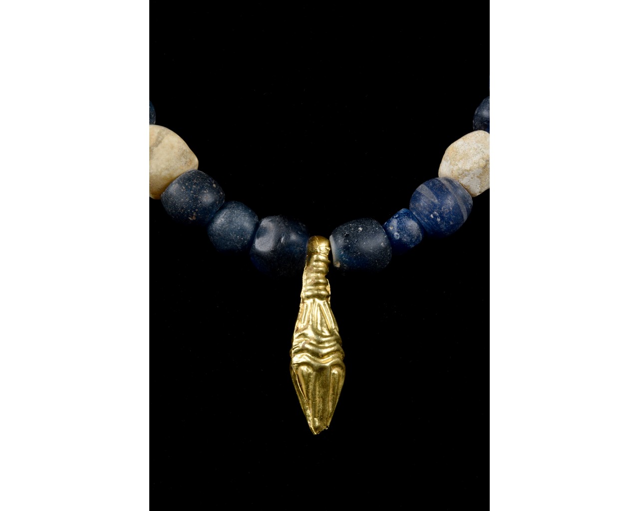 ROMAN GLASS AND GOLD NECKLACE â€“ WEARABLE - Image 3 of 6