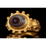 ROMAN GOLD RING WITH AGATE STONE