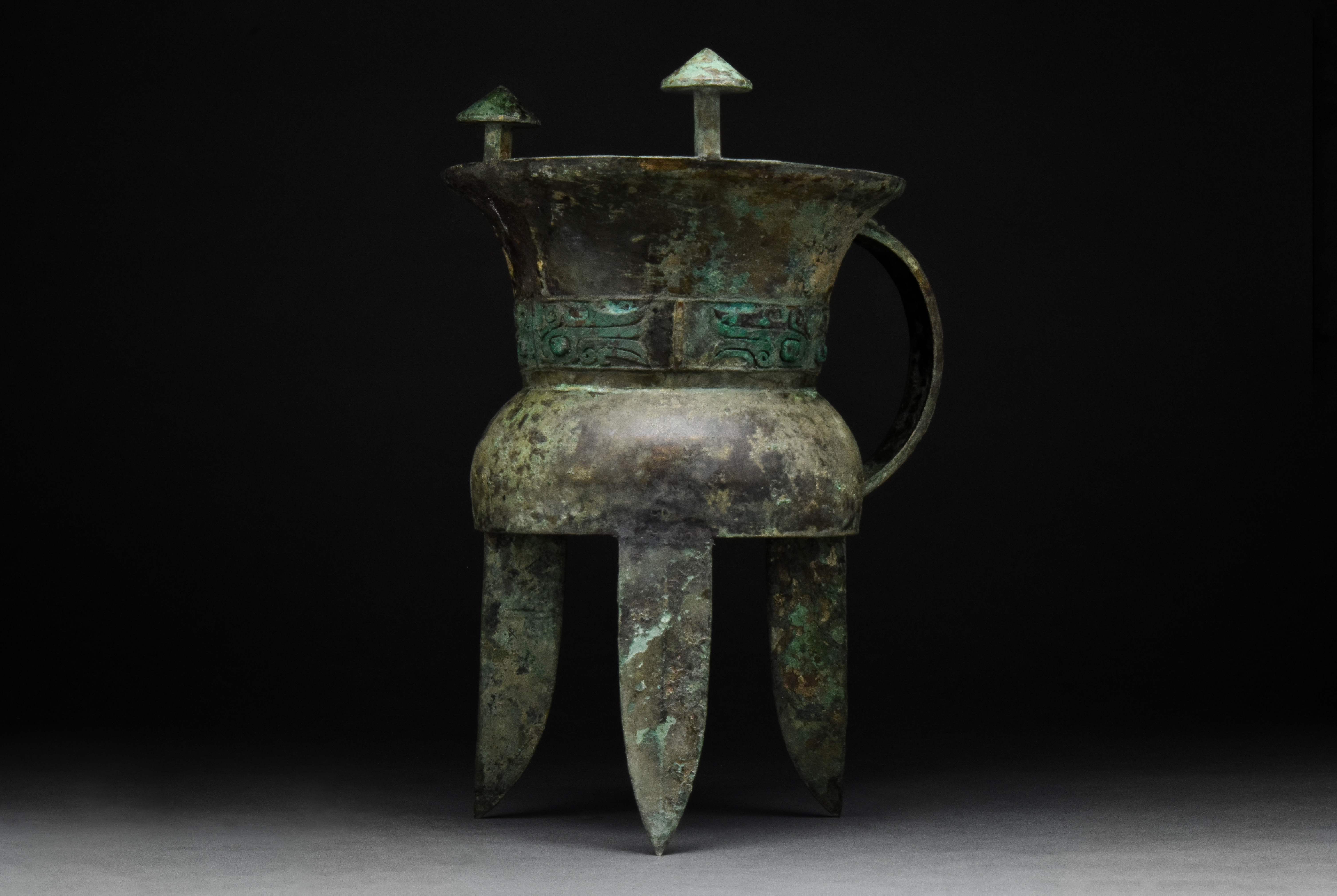 CHINESE SHANG DYNASTY BRONZE TRIPOD VESSEL (DING) - XRF TESTED - Image 3 of 8
