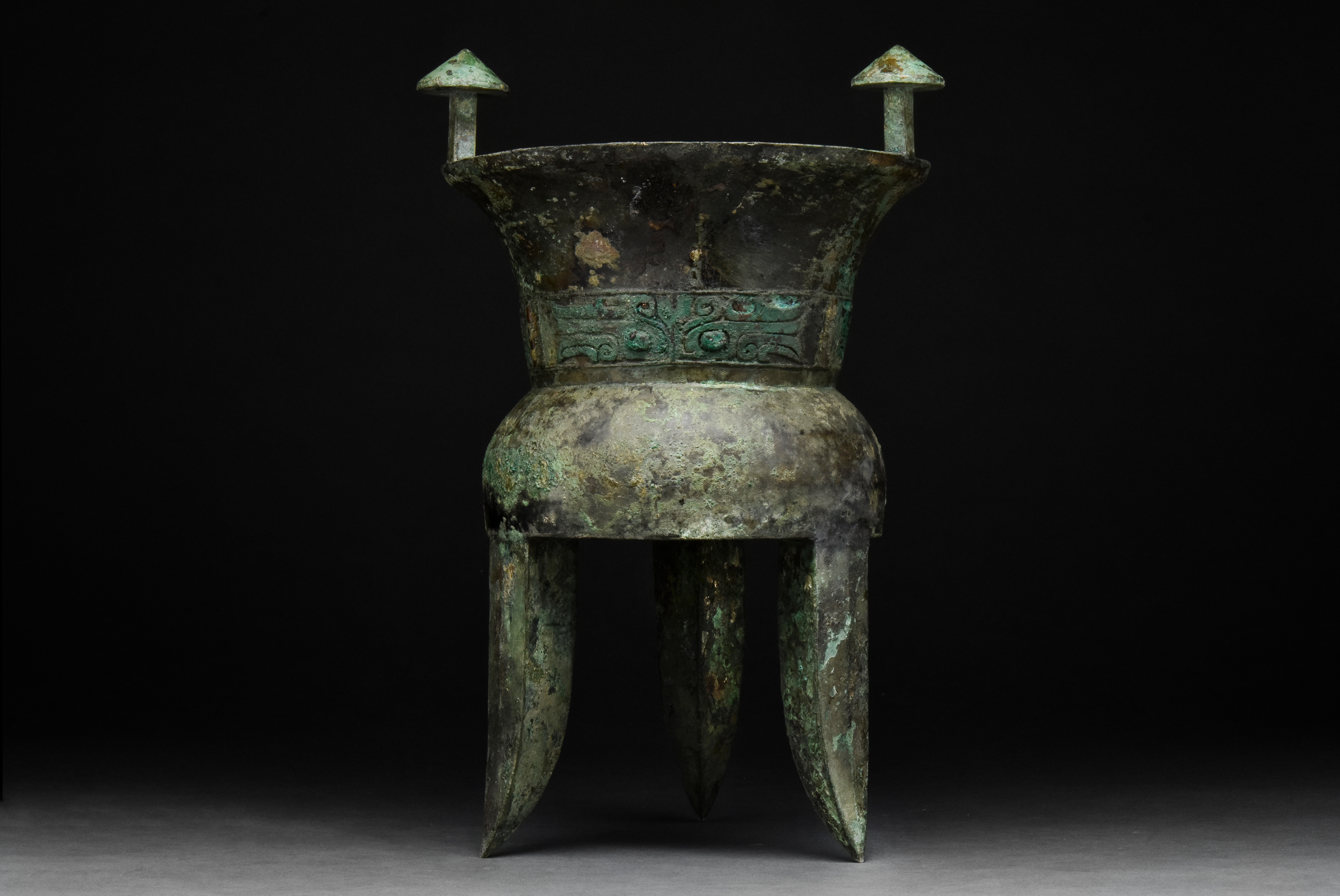 CHINESE SHANG DYNASTY BRONZE TRIPOD VESSEL (DING) - XRF TESTED - Image 2 of 8