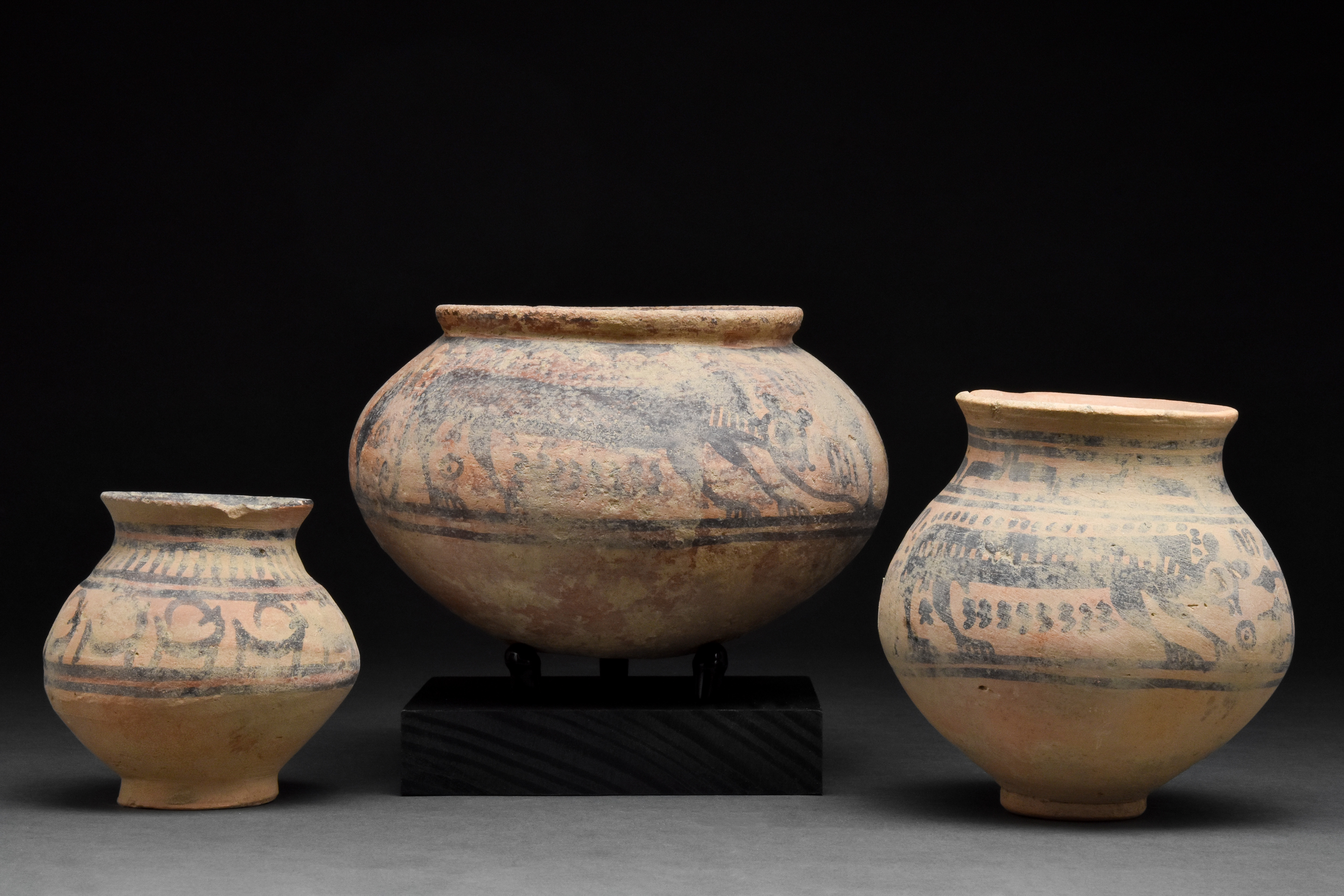 SET OF THREE INDUS VALLEY CULTURE PAINTED TERRACOTTA JARS