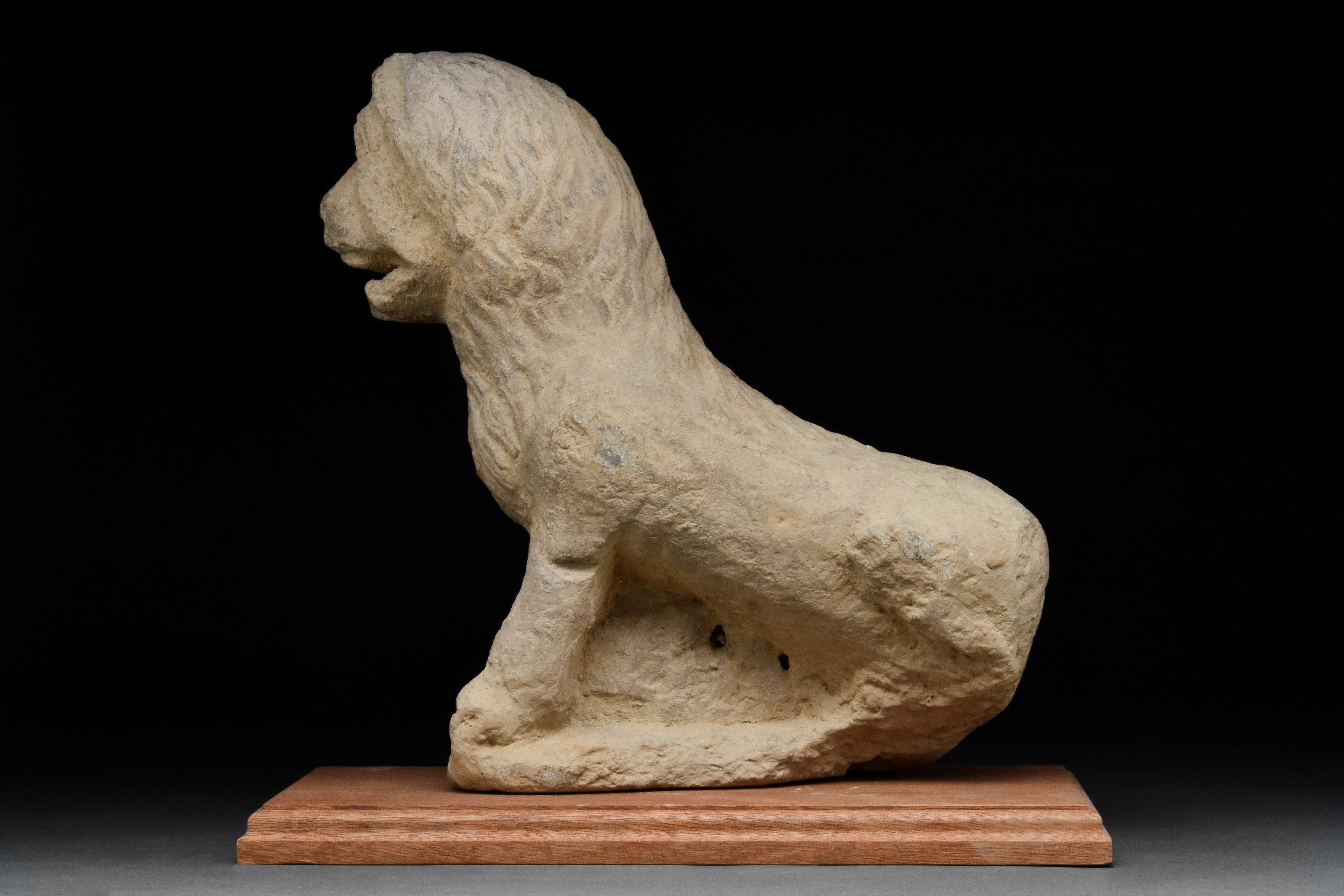 GANDHARAN SCHIST STONE LION - Image 3 of 4