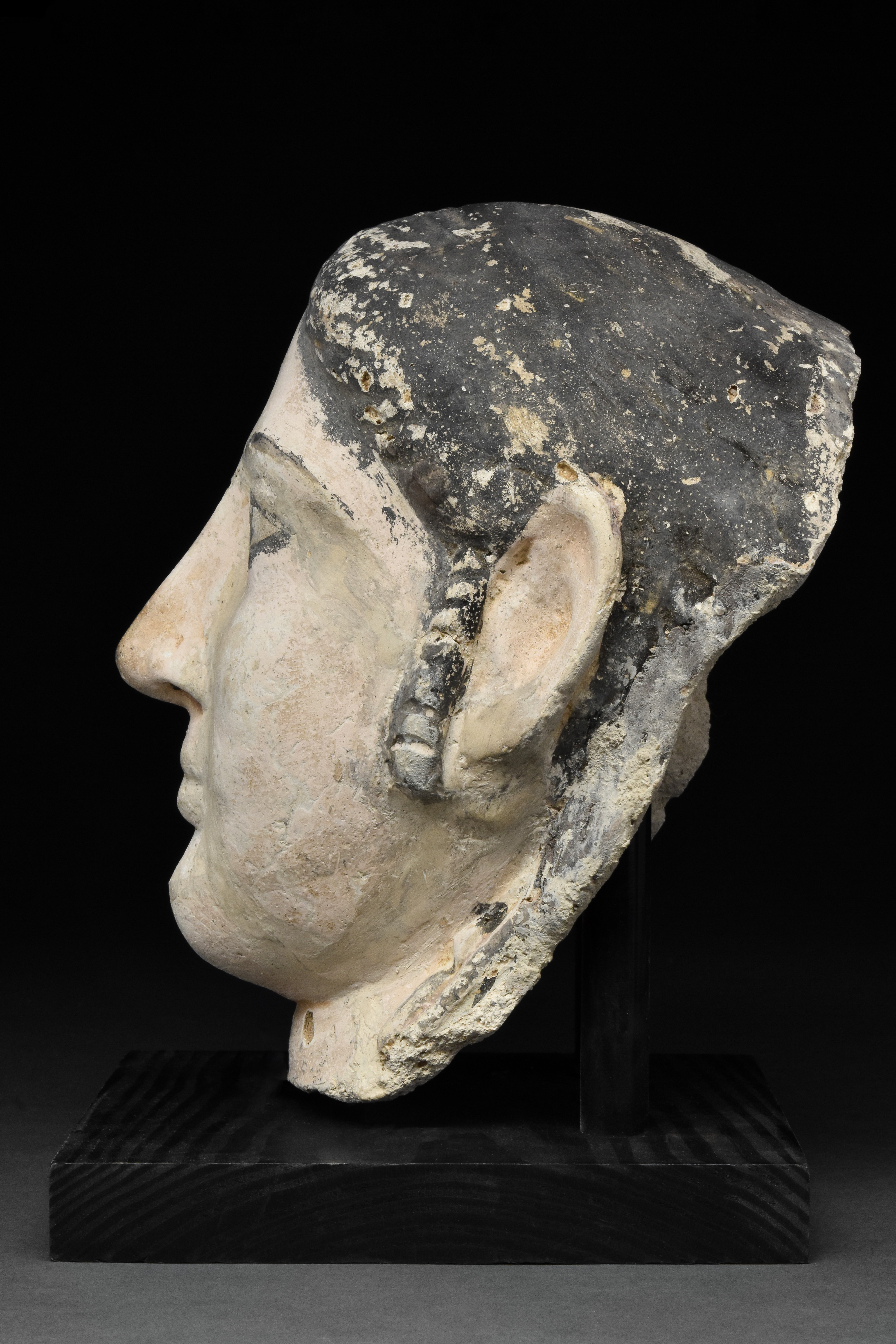 AN ANCIENT EGYPTIAN PAINTED PLASTER MUMMY MASK - Image 3 of 5