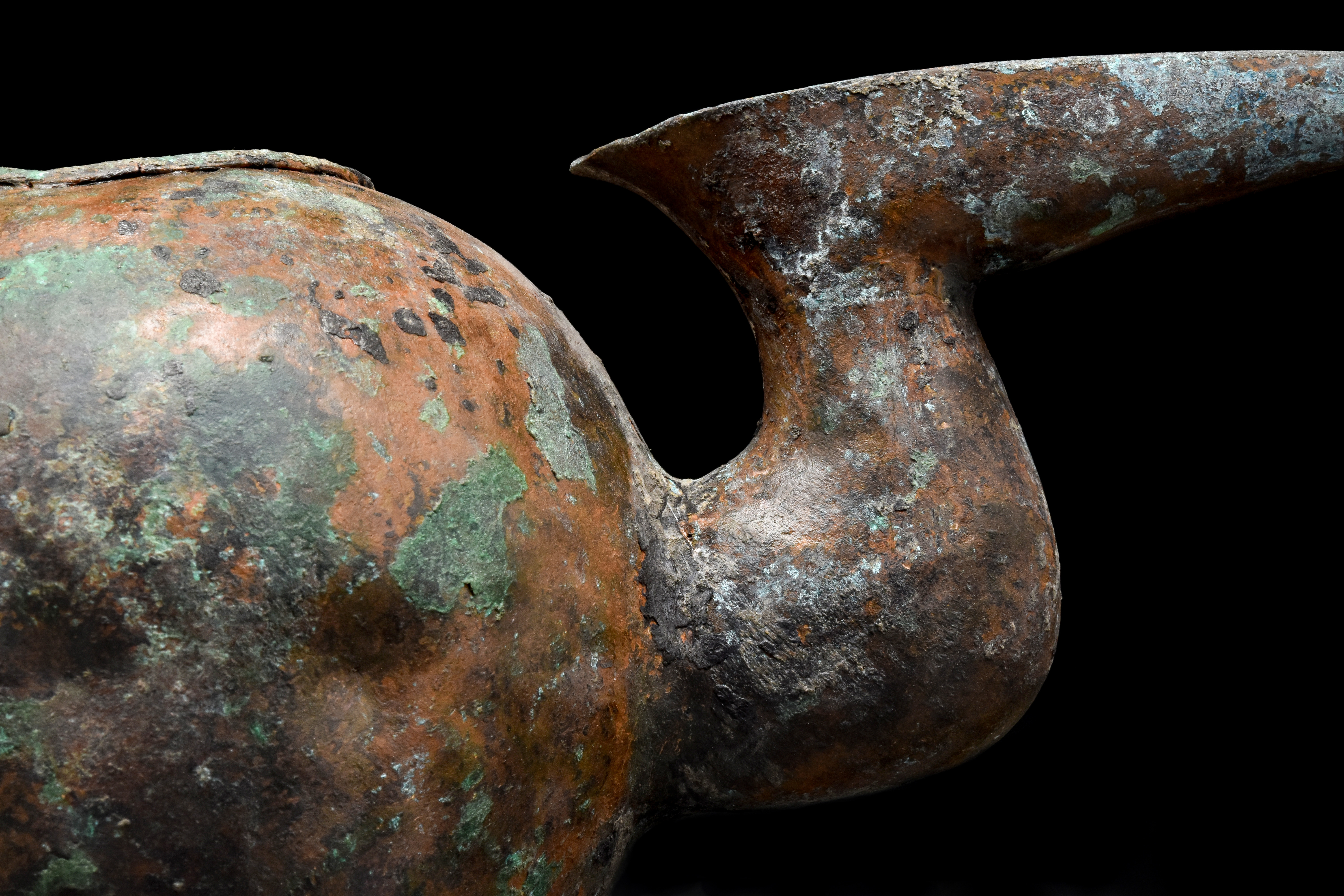 WESTERN ASIATIC BRONZE SPOUTED VESSEL - Image 4 of 4