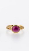 Ring mit Cabochon