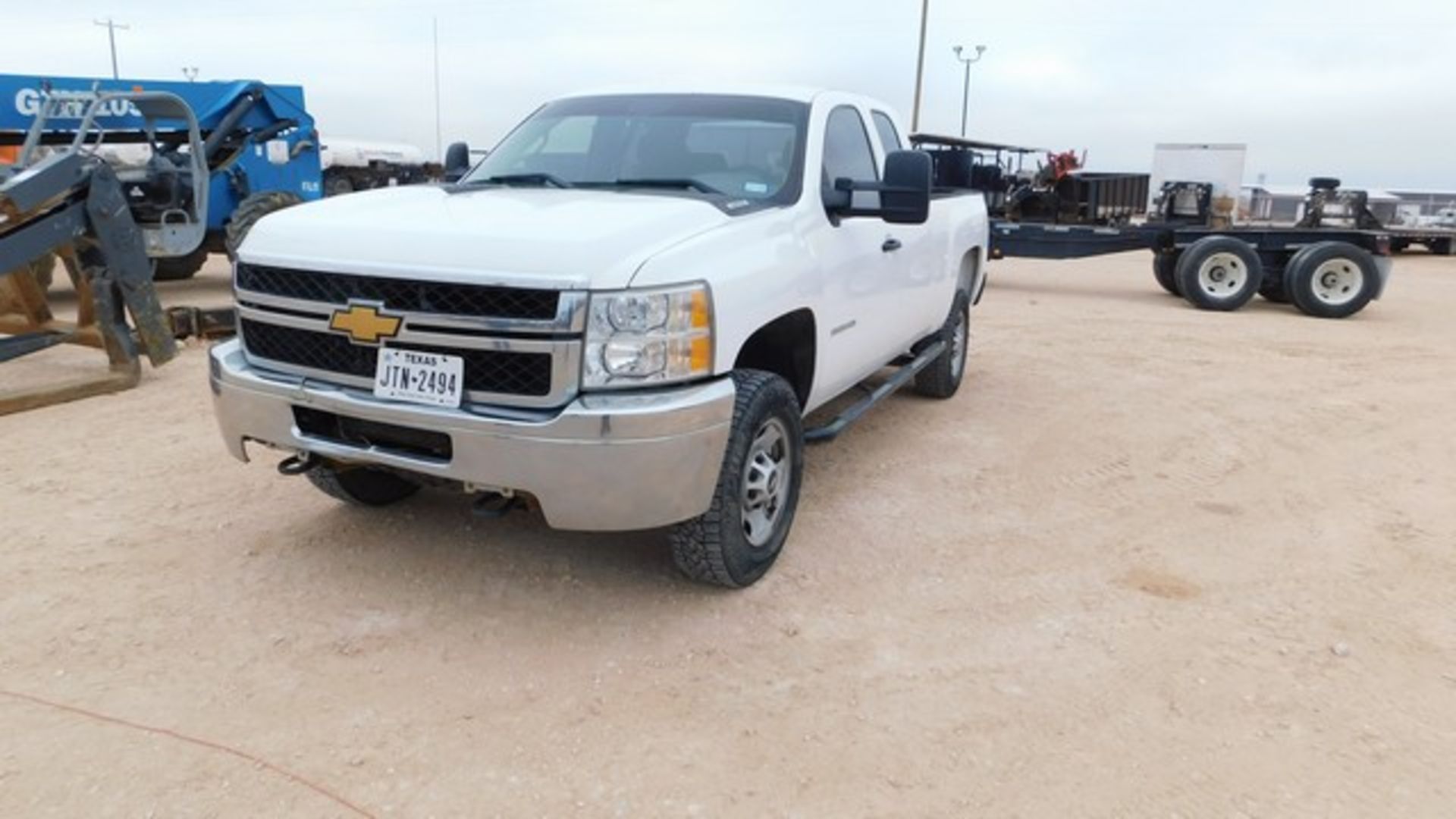 Located in YARD 1 - Midland, TX (X) 2013 CHEVROLET 2500 HD EXT CAB PICK UP, P/B - Image 2 of 9