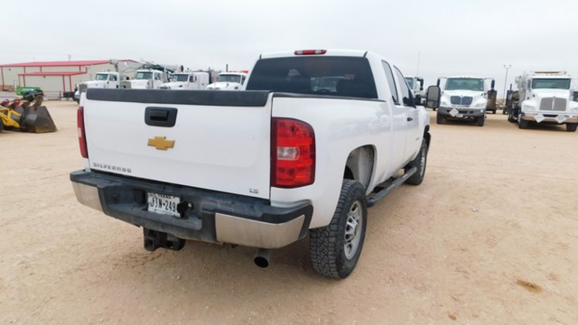 Located in YARD 1 - Midland, TX (X) 2013 CHEVROLET 2500 HD EXT CAB PICK UP, P/B - Image 4 of 9