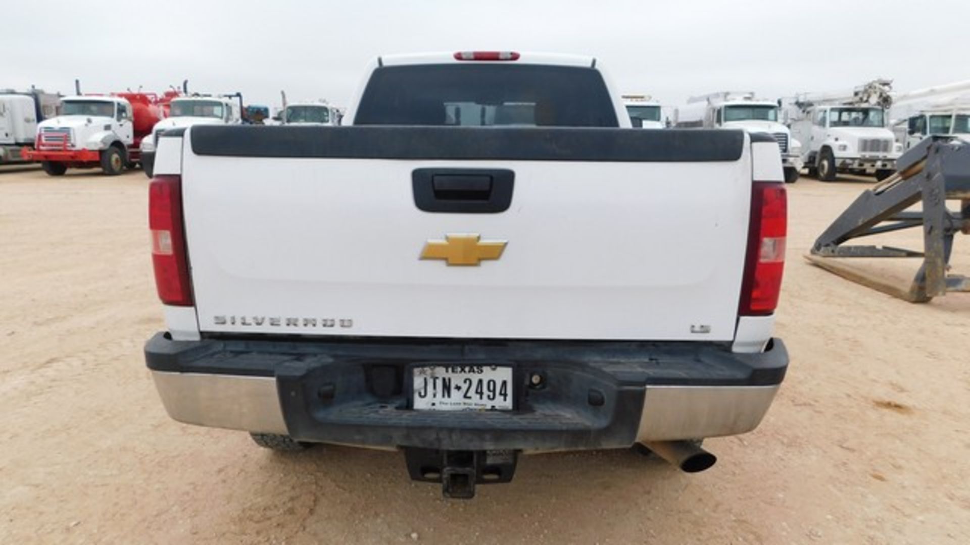 Located in YARD 1 - Midland, TX (X) 2013 CHEVROLET 2500 HD EXT CAB PICK UP, P/B - Image 5 of 9