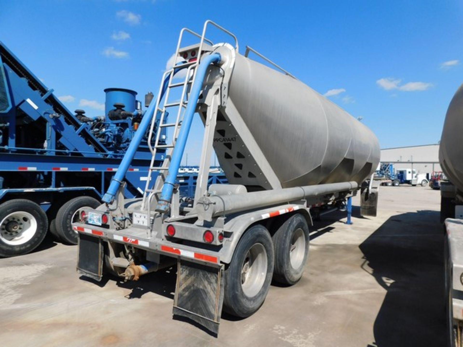 Located in YARD 1 - San Antonio, TX - (FTF-098) (X) 2014 TRAIL KING BULK 3 COMPA - Image 3 of 7