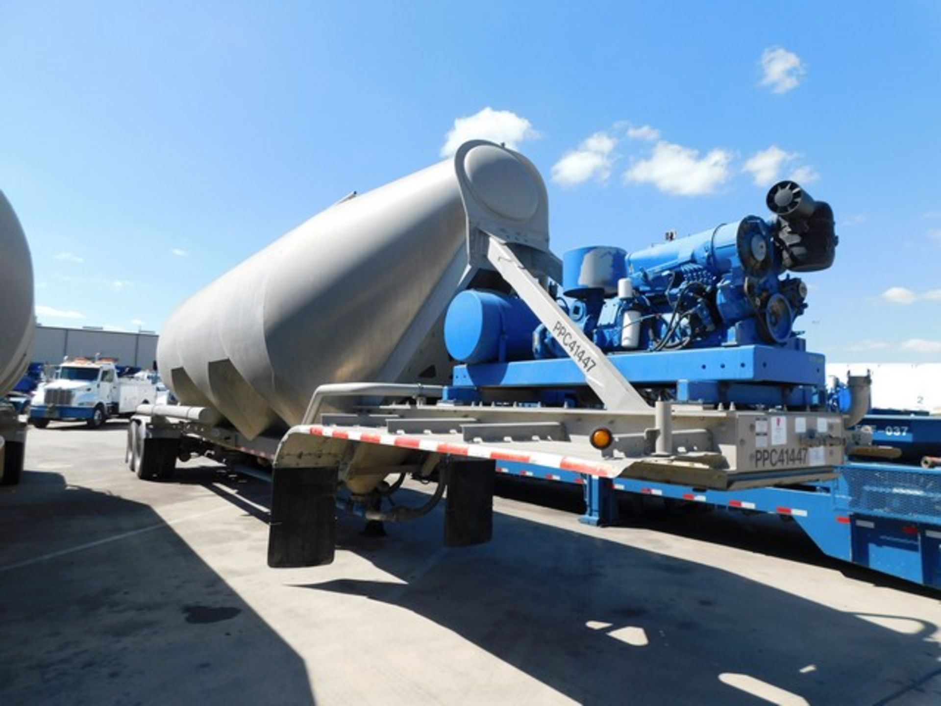 Located in YARD 1 - San Antonio, TX - (FTF-098) (X) 2014 TRAIL KING BULK 3 COMPA