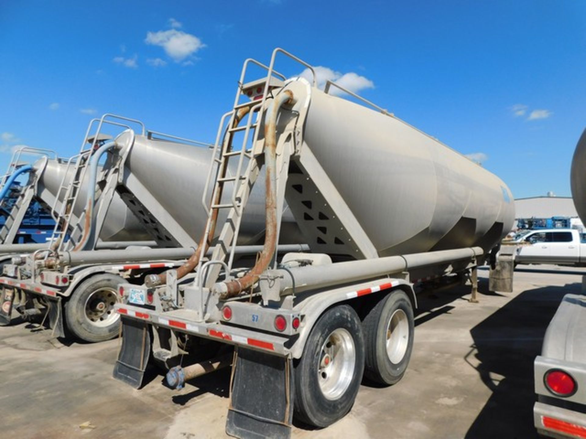 Located in YARD 1 - San Antonio, TX - (FTF-038) (X) 2014 TRAIL KING BULK 3 COMPA - Image 3 of 7