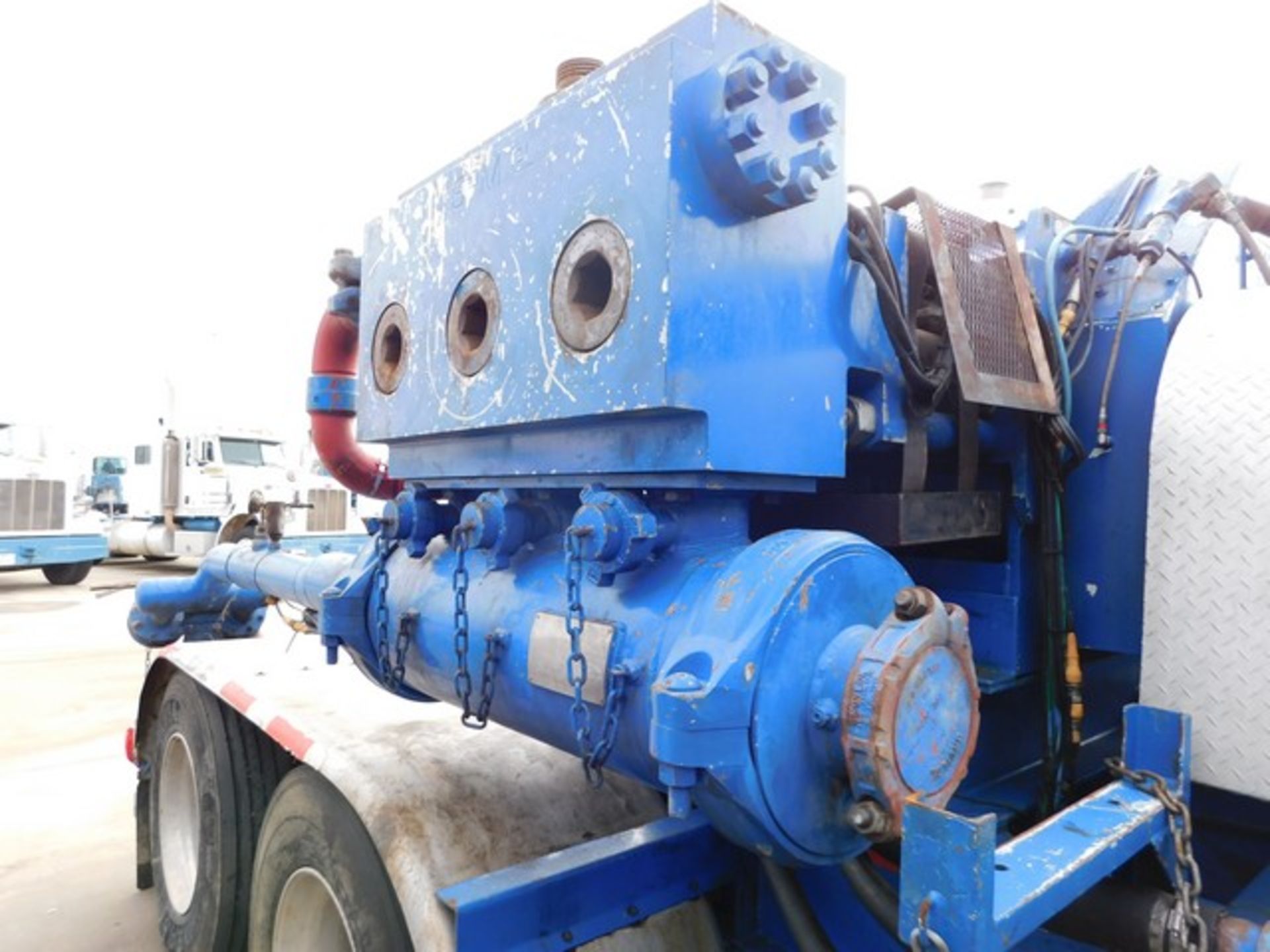 Located in YARD 1 - San Antonio, TX - (FPF-323) SPM TRIPLEX FRAC PUMP, P/B CUMM - Image 4 of 9