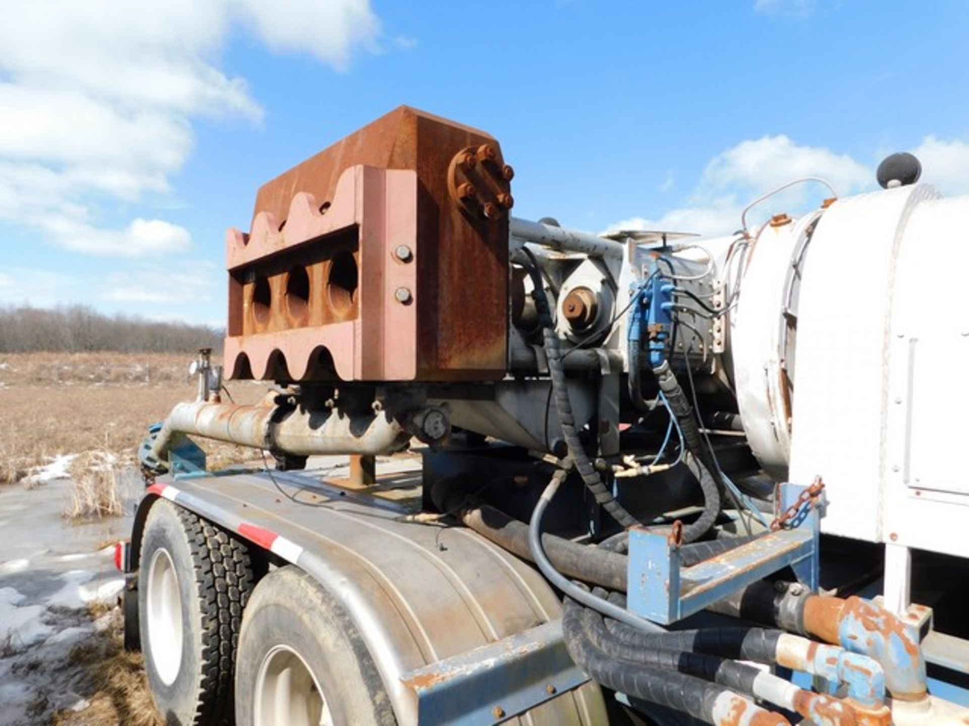 Located in YARD 4 - Massillon, OH - (FPF426) FMC TECHNOLOGIES TRIPLEX FRAC PUMP, - Image 3 of 11