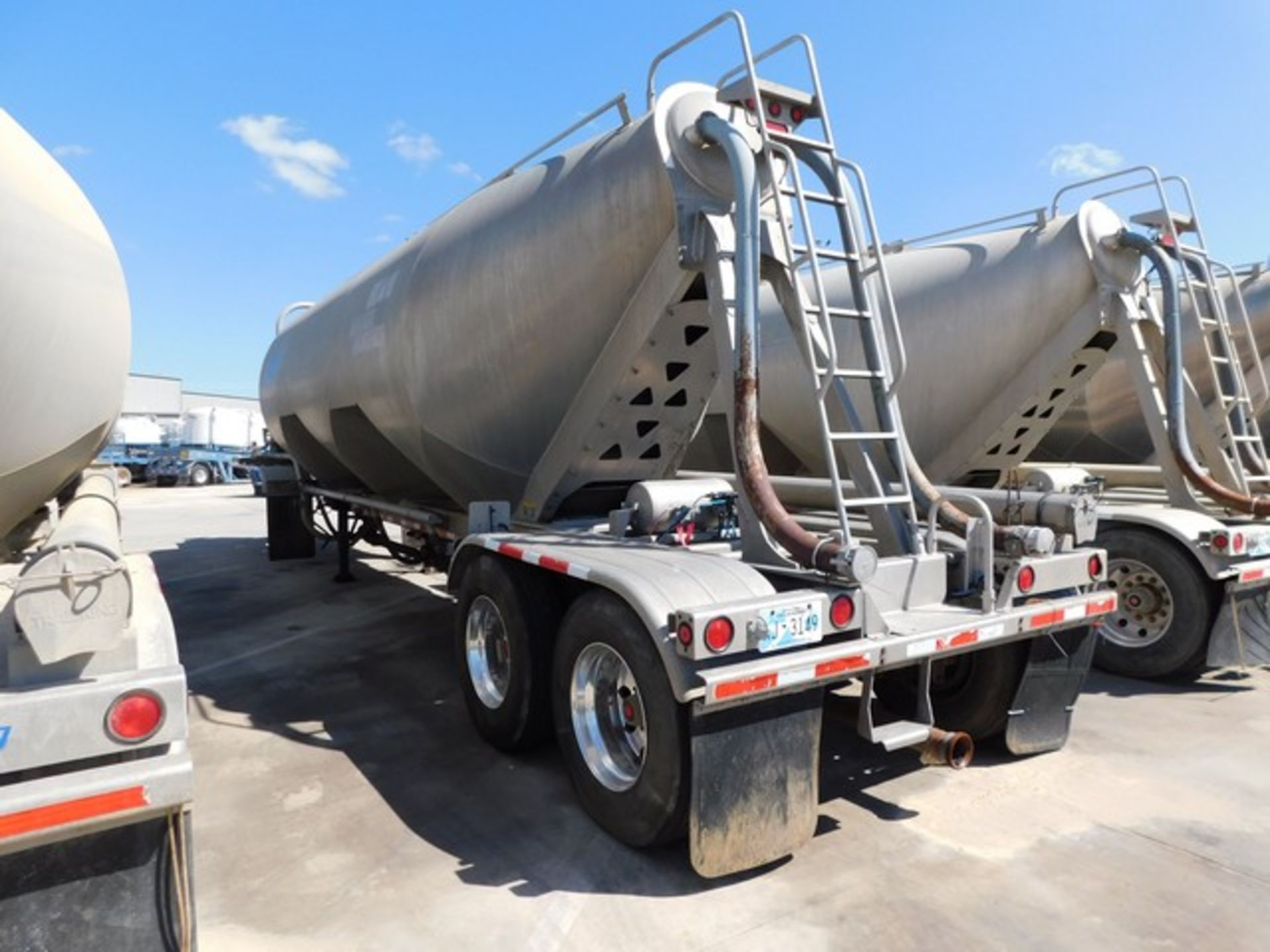 Located in YARD 1 - San Antonio, TX - (FTF-035) (X) 2014 TRAIL KING BULK 3 COMPA - Image 4 of 7