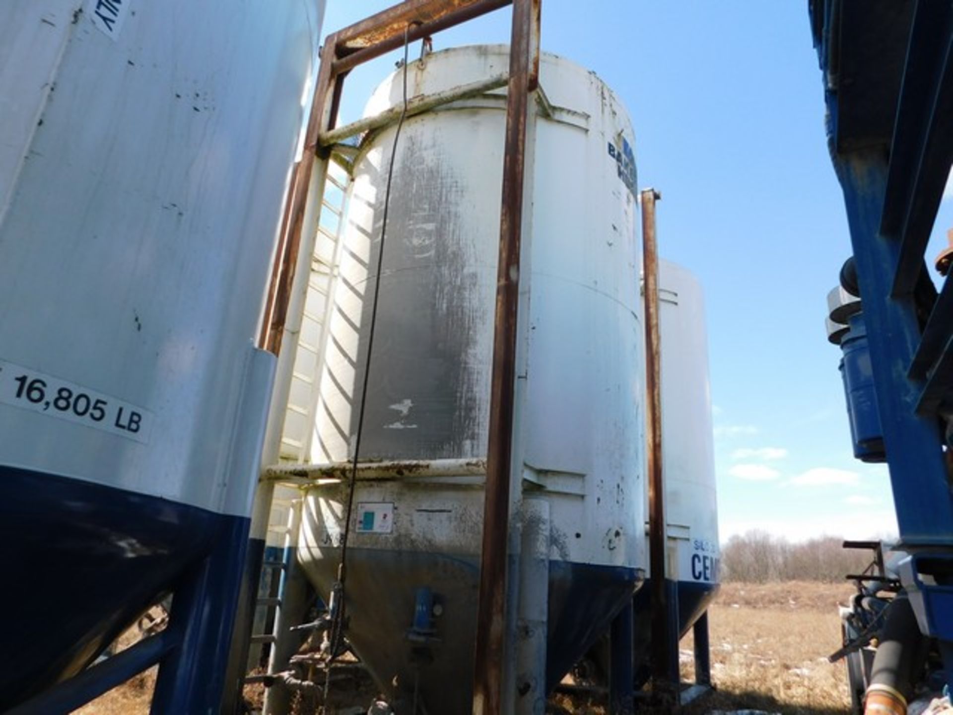 Located in YARD 4 - Massillon, OH (BJ968) 2008 WILCO 1300 CEMENT SILO - Image 3 of 3