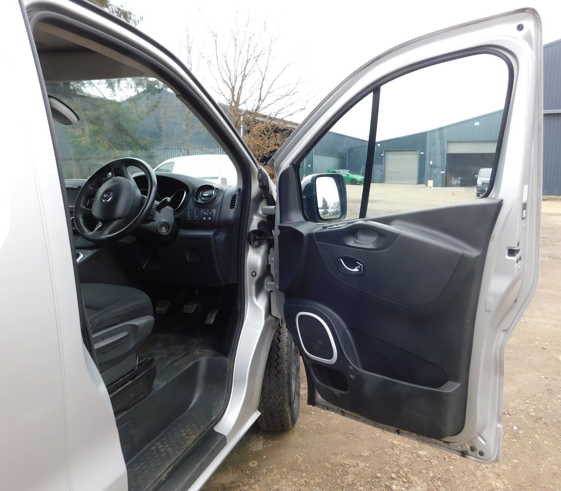 Vauxhall VIVARO L1, 2700 1.6CDTI BiTurbo 145PS Sportive H1 Van, Registration BT66 LJU, First - Image 17 of 27