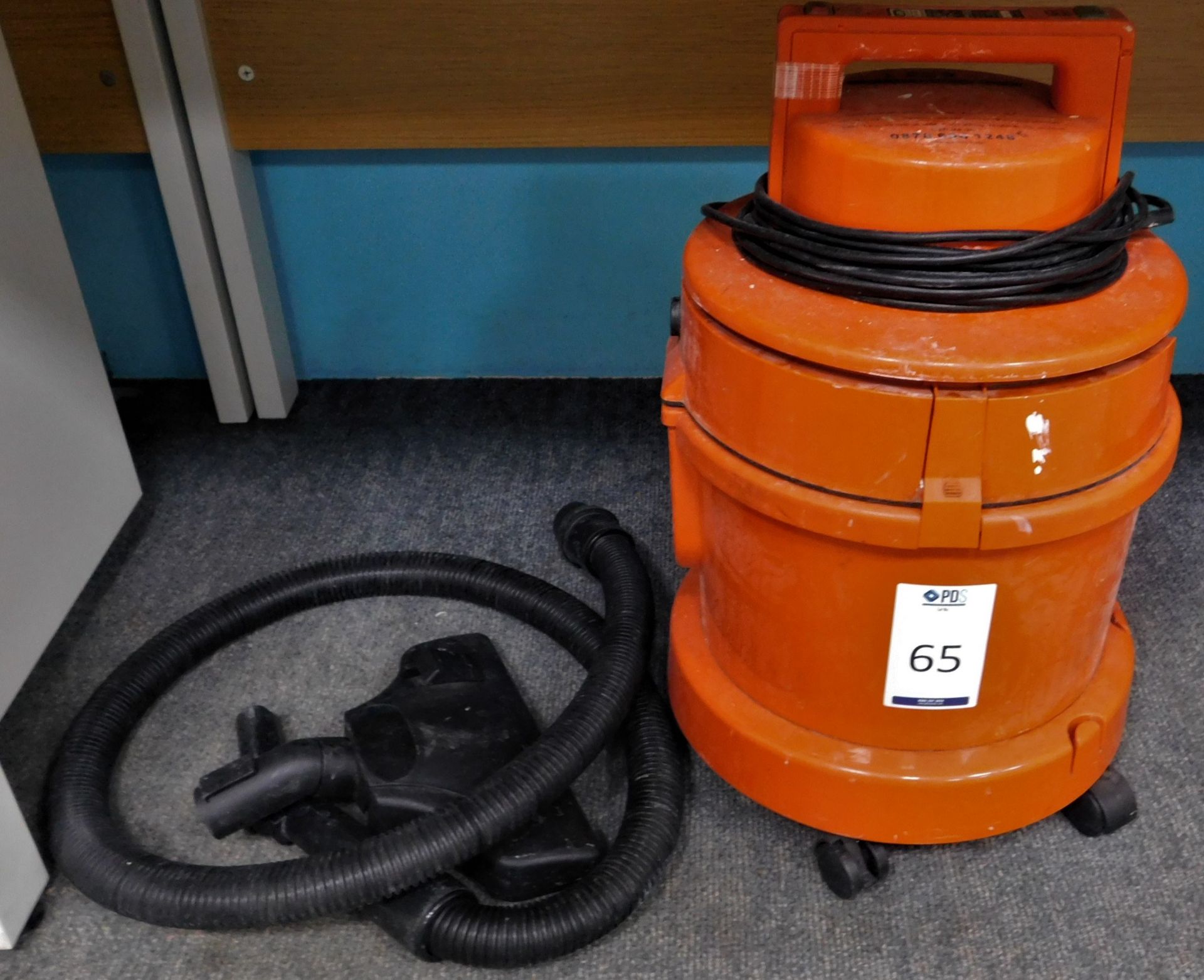 Vax Wet & Dry Vacuum (Location: Hatfield - See General Notes for More Details)