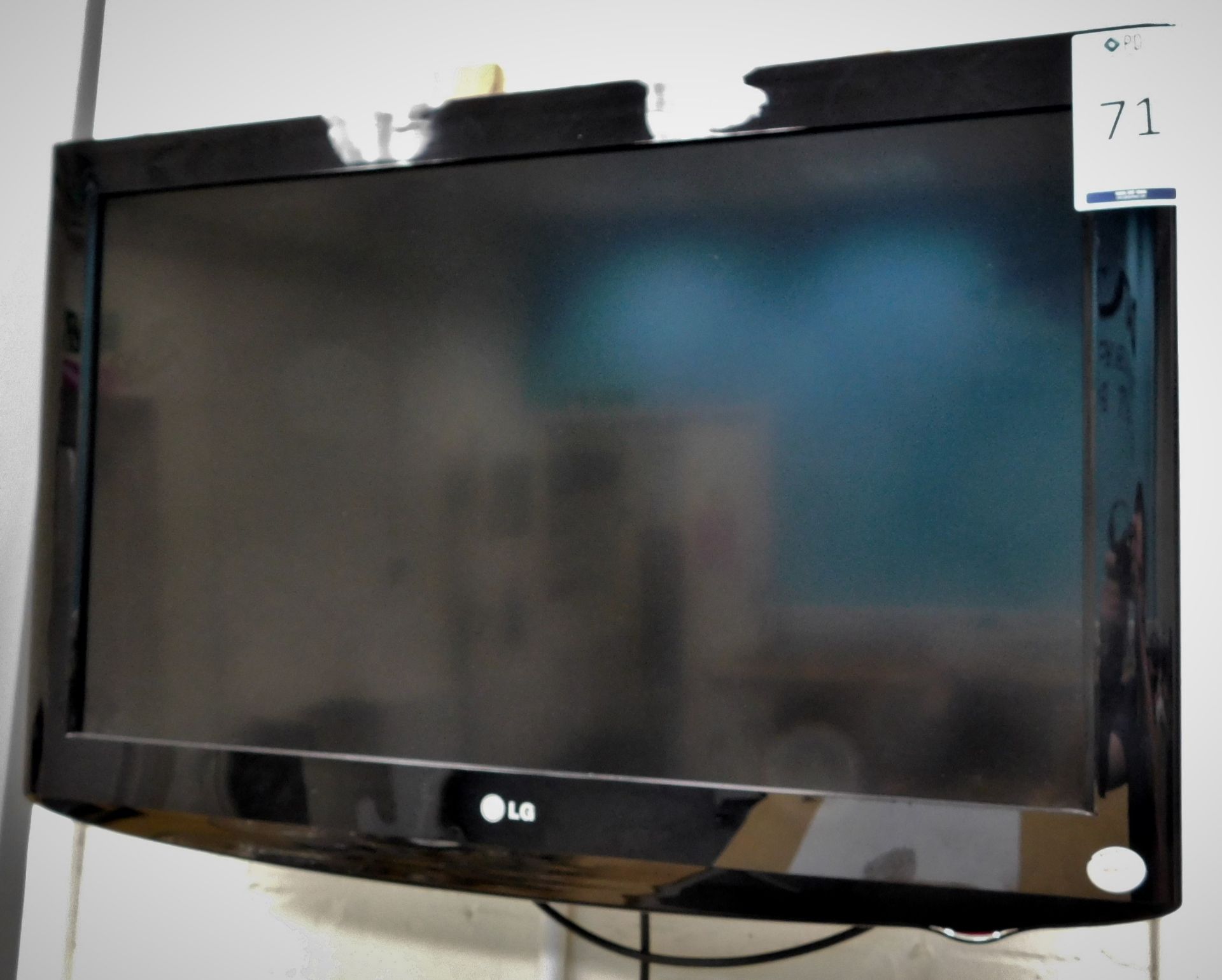 LG Model 32LH2000-ZA 32” TV, Serial Number 002JBHE3Y393 with Remote (Location: Hatfield - See