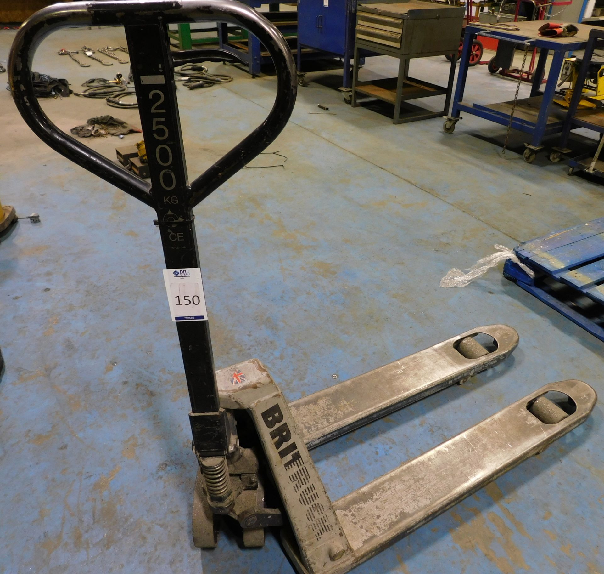 BRITRUCK 2500kg Pallet Truck (Location: Kettering - See General Notes for More Details)