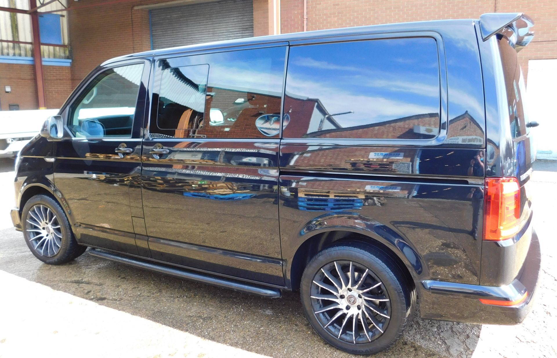 VOLKSWAGEN TRANSPORTER T32 SWB, 2.0 BiTDI BMT 204 Startline Window Van DSG, Registration DV17 SUA, - Image 3 of 34