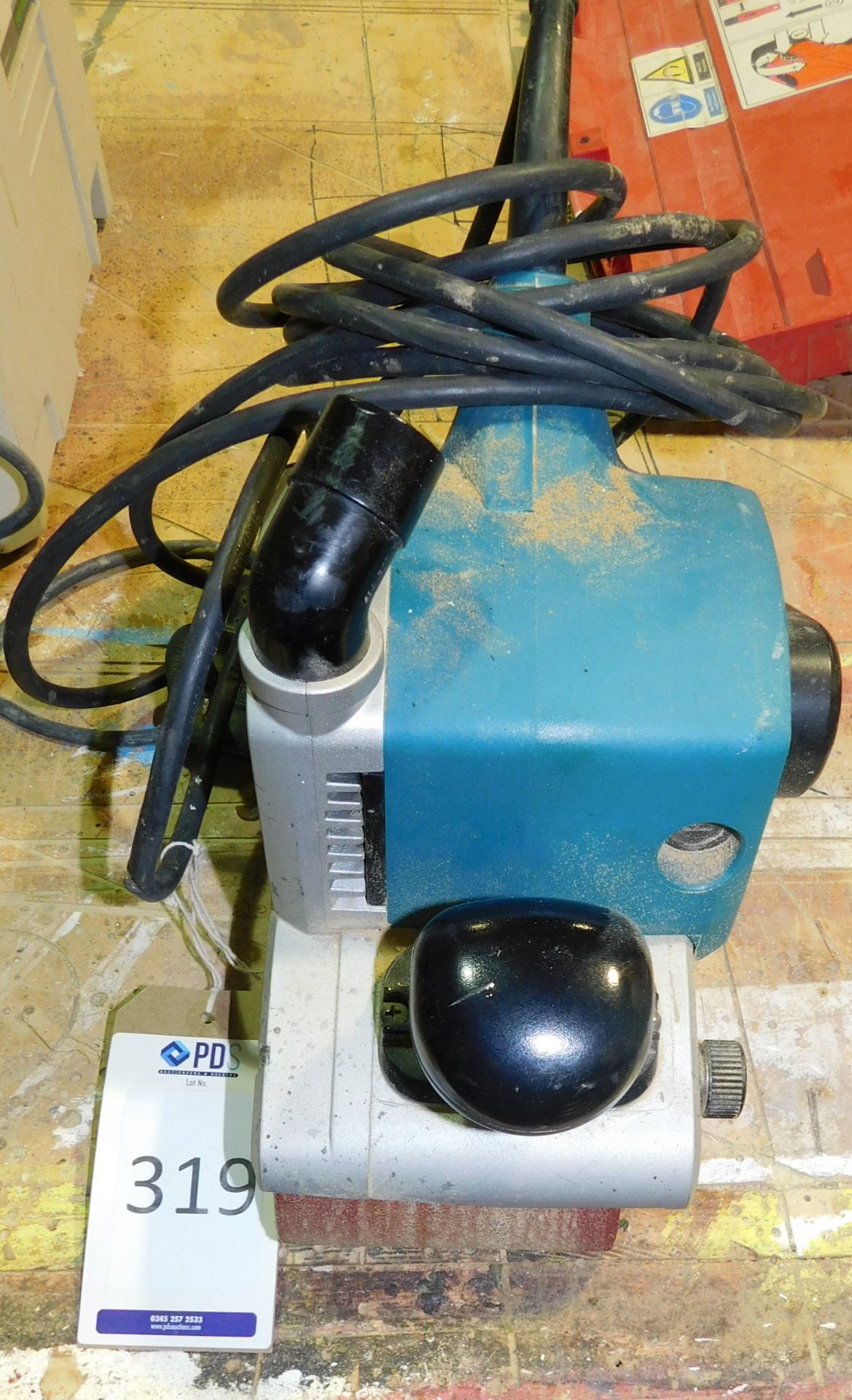 Makita 9403 Belt Sander (240v) (Location: Stockport. Please Refer to General Notes)