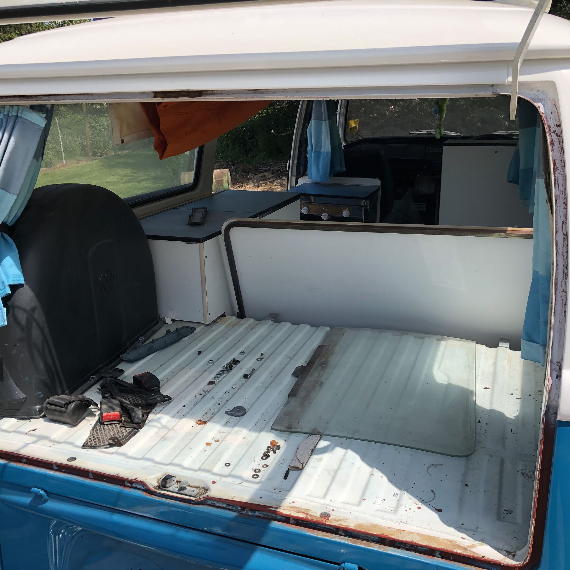 VW Microbus 8 Seater Caravanette Devon - 'Mr Blue' Petrol, Registration UMH 420S, First Registered - Image 44 of 47