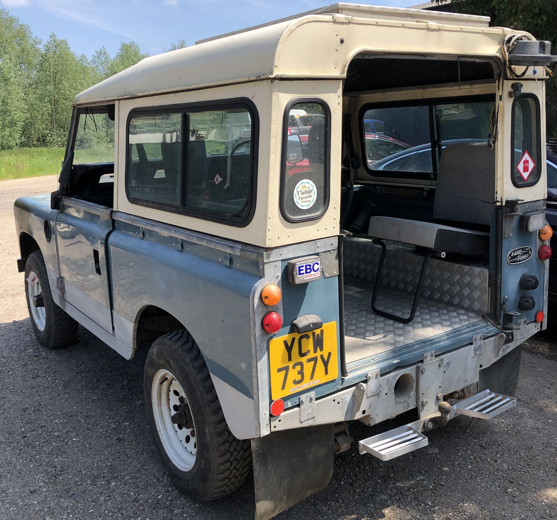 Land Rover 88, Series 3 - Registration YCW 737Y, First Registered 3rd March 1983; Removal Hard - Image 5 of 37