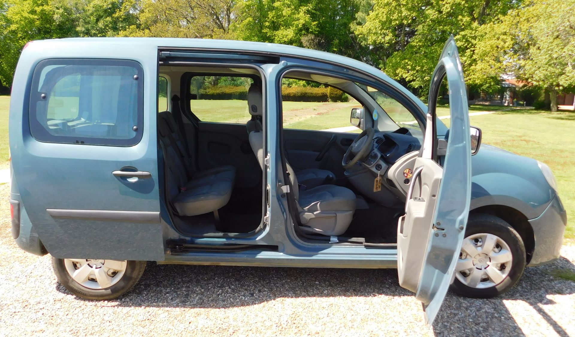 Renault Kangoo 1.45 DCi 110 Expression, AO60 MVJ, First Registered 26th November 2010, MOT Expired - Image 13 of 25