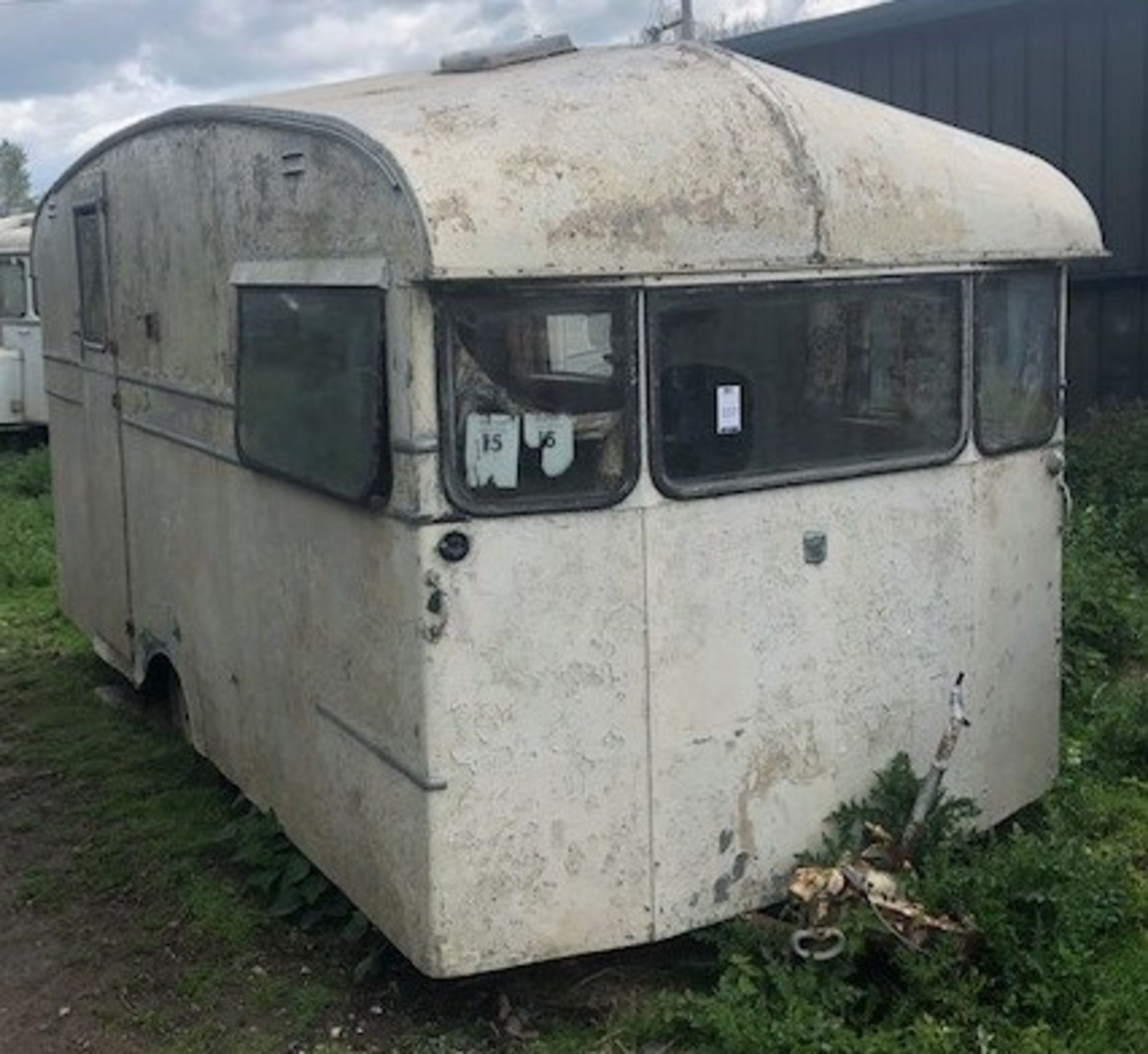 Cresta Classic Caravan For Restoration (c.1950's), Original Interior to Work With (Location: - Image 3 of 5