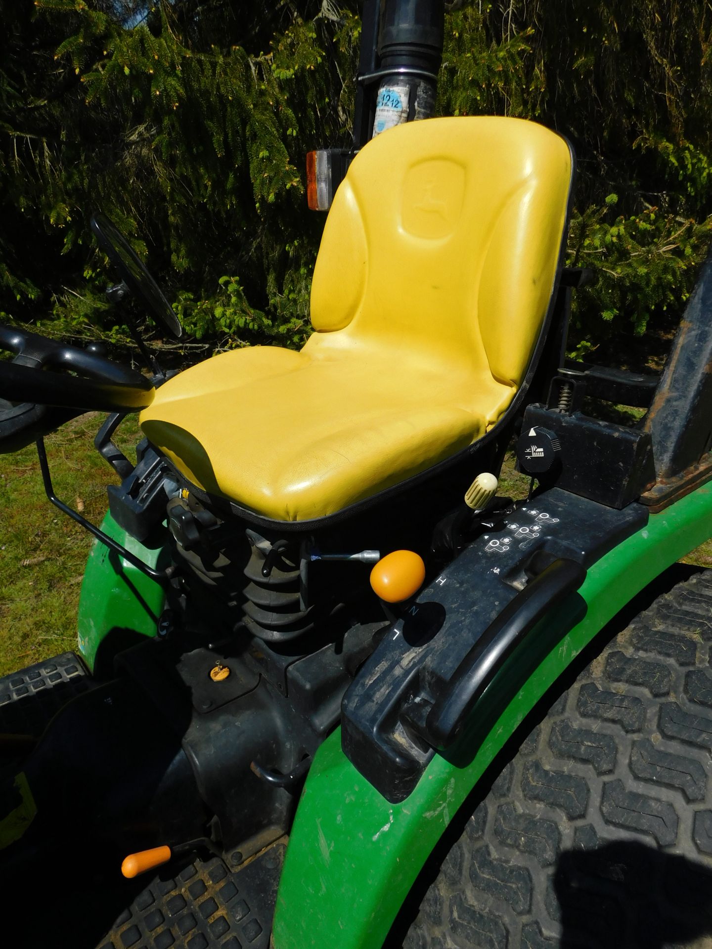 John Deere 2520 Compact Tractor, AU60 DDV, First Registered 6th January 2011, 770 Hours with Spare - Image 8 of 10