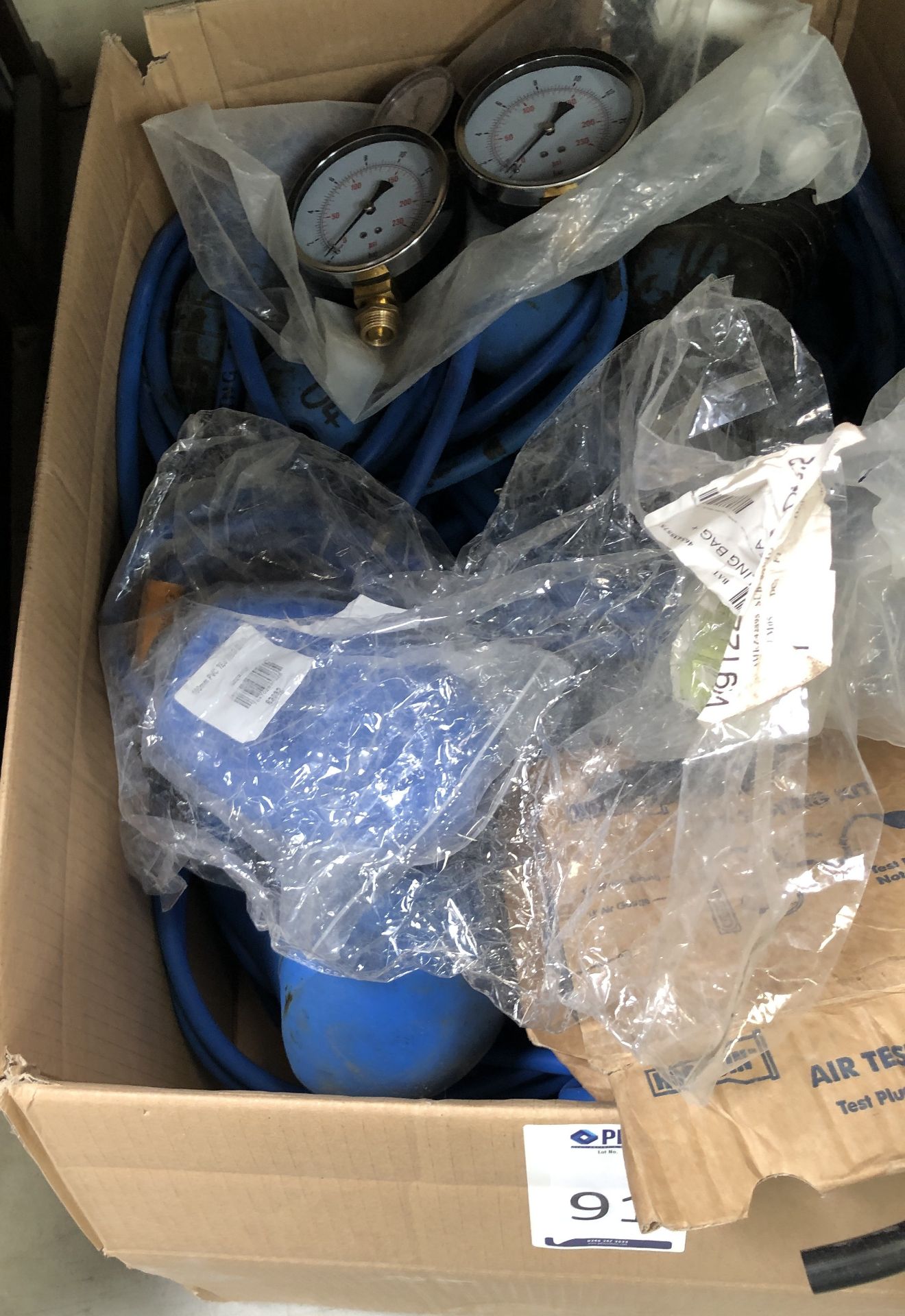 Assorted PVC Pipe Sealing & Testing Bag & two 16Bar Pressure Gauges (Location: Brentwood. Please